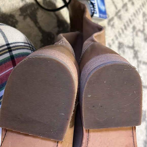 Lucchese boots tan leather with braid.Only worn a few times. 6 1/2 B. EUC - Picture 7 of 7